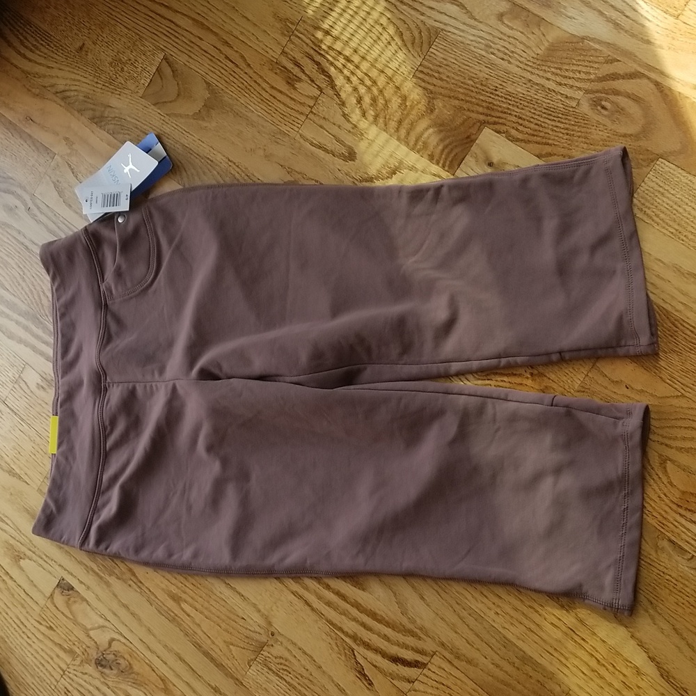 (S) NWT DANSKIN Dance Yoga Athleisure Cropped Neutral Comfortable Cottagecore